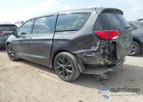 2018 Chrysler Pacifica Touring Plus z USA, uszkodzony, nr VIN 2C4RC1FGXJR357931